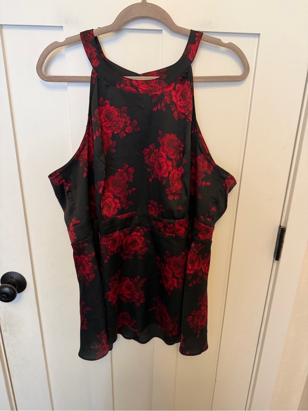 Torrid Black Red Floral Rose Halter High Neck Sleeveless Too Blouse Plus Size 2X